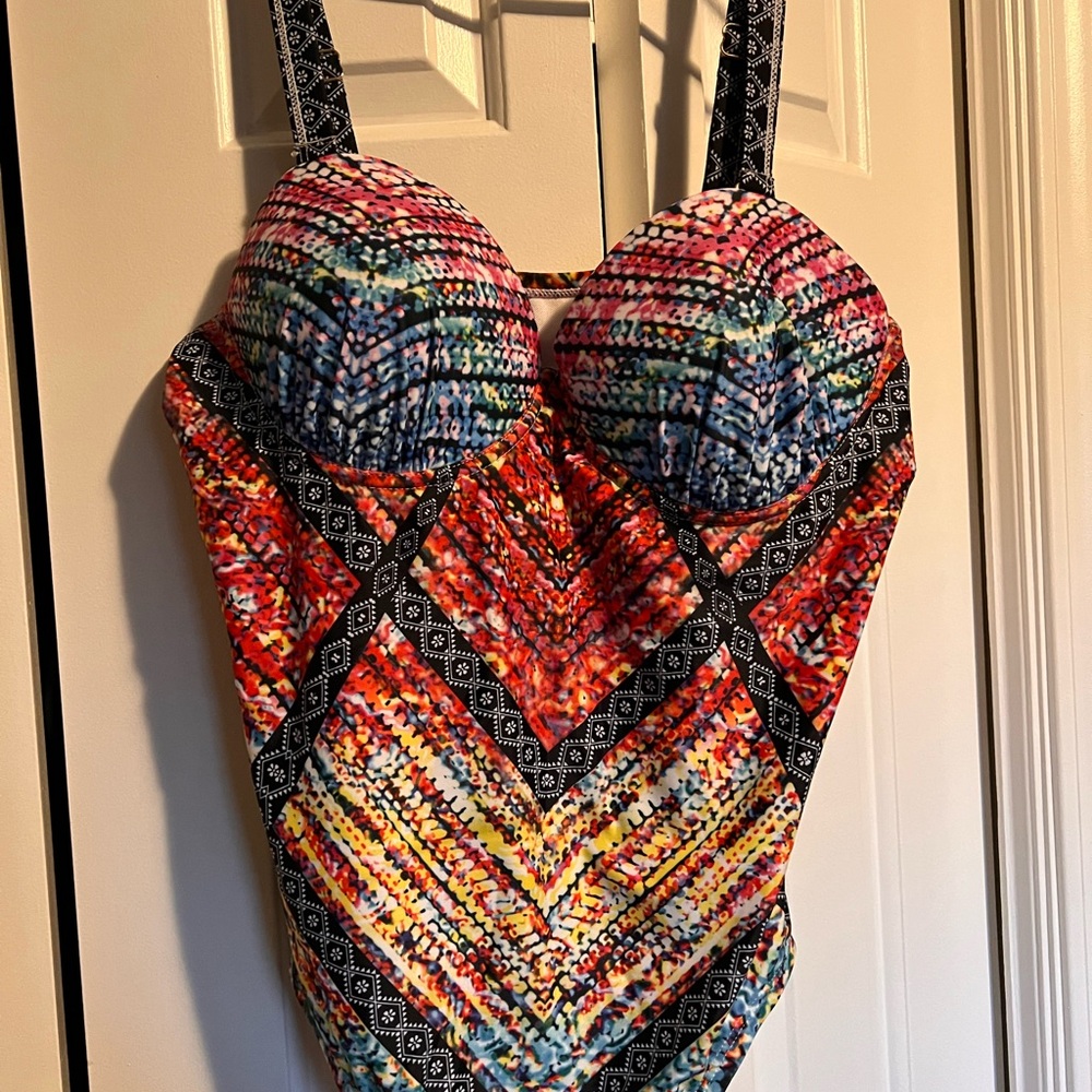 Colorful Patterned Swimsuit - Picture 4 of 5